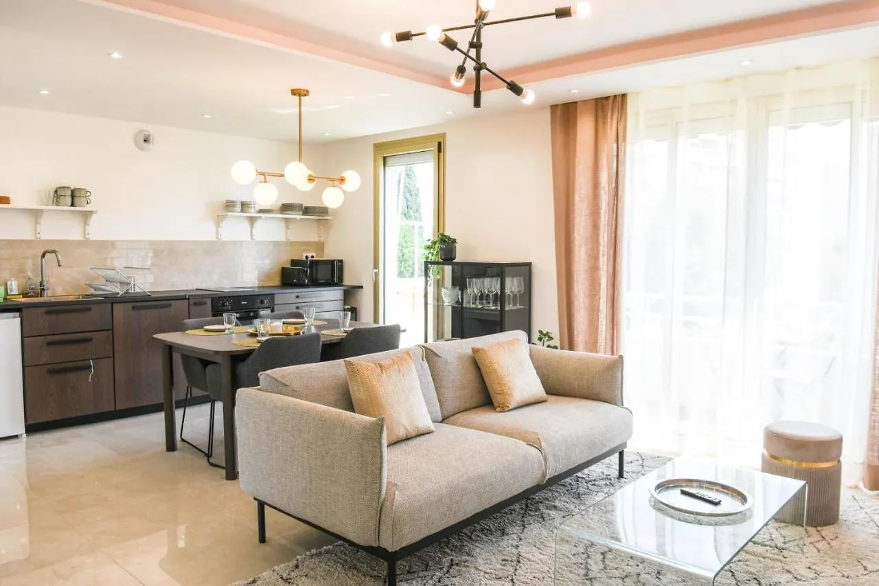 Apartment Appart Standing 2 Chambres Avec Balcon Et Parking Marseille France