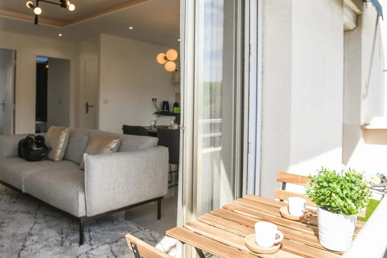 Appart Standing 2 Chambres Avec Balcon Et Parking Marseille Apartment